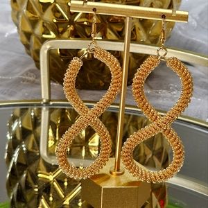 EARRING COIL FIGURE 8